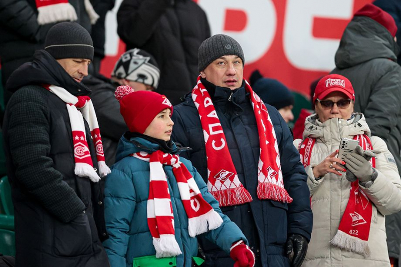 Футбол в России в мороз — мучение для всех. Может, пора пересмотреть регламент?