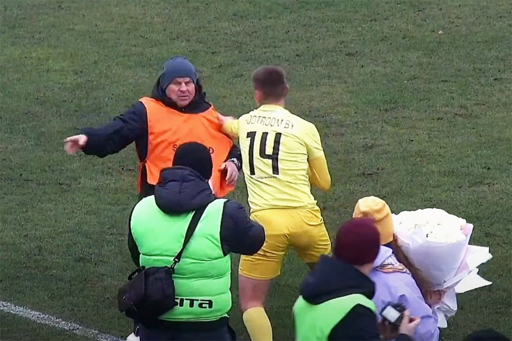 Игрок ударил стюарда в Беларуси! Футболисту помешали повторить идею Сычевого. Видео