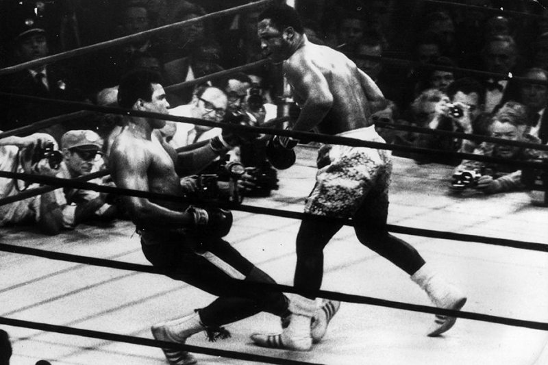 Одна из главных сенсаций в истории бокса. Первое поражение Мохаммеду Али нанёс инвалид
