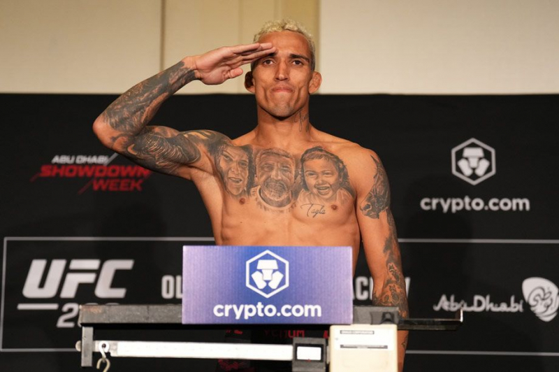 Оливейра сделал вес и спас бой года в UFC! Бразилец усыплял бдительность Махачева