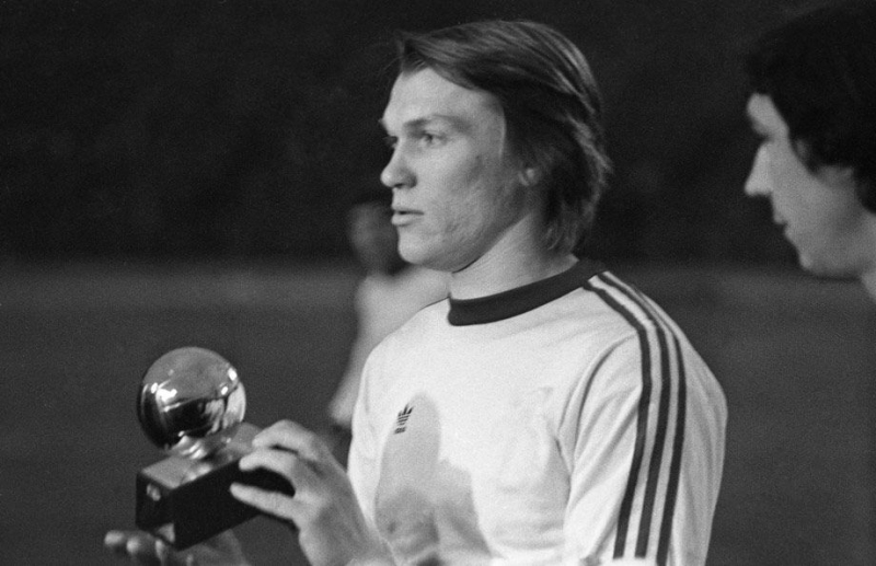 «Он побил рекорд на звание короля футбола!» За что нападающему из СССР дали «Золотой мяч»