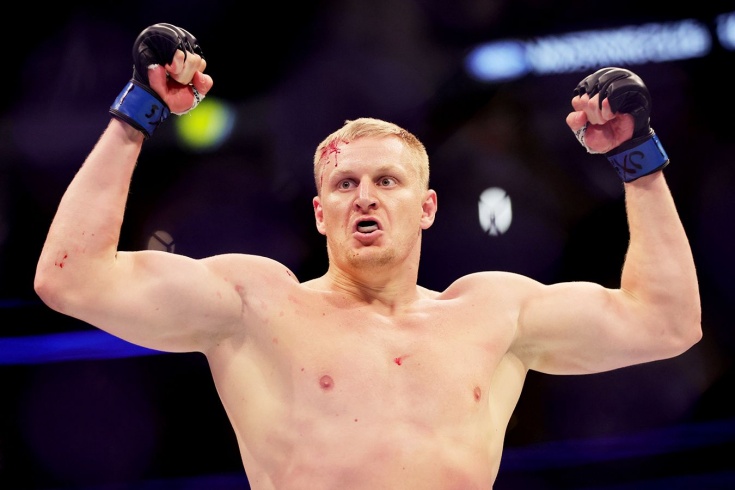Русский чемпион в королевском весе UFC, каково? Счастье никогда не было так близко!
